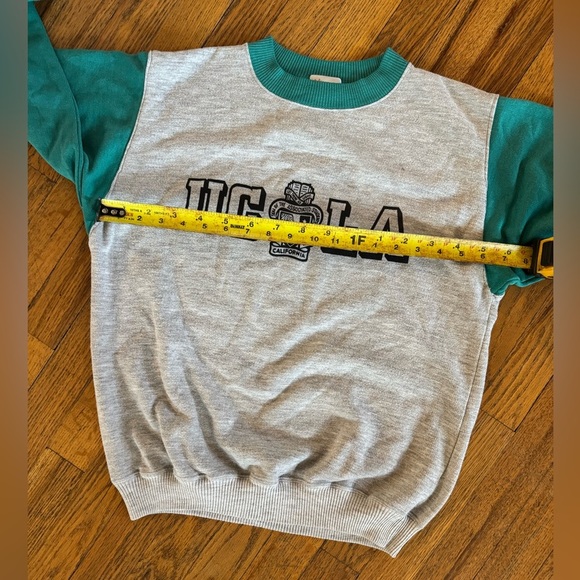 Vintage raglan UCLA sweatshirt! Rare find! - Picture 5 of 6